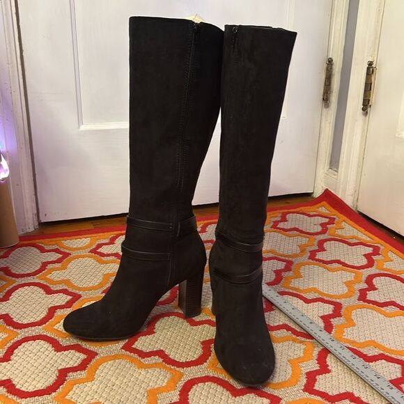 Elegant Black Knee-High Women's Boots - Picture 2 of 12